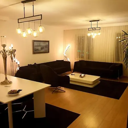 Luxury House Daire